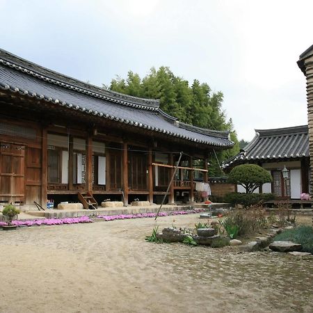 Geochang Choongsindang Donggae Jeongon Gotek Hotel Bagian luar foto