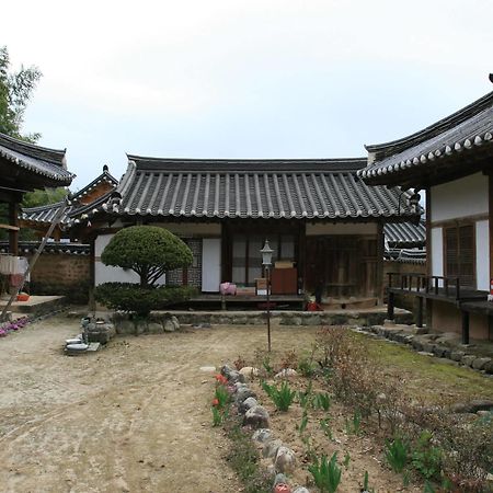 Geochang Choongsindang Donggae Jeongon Gotek Hotel Bagian luar foto