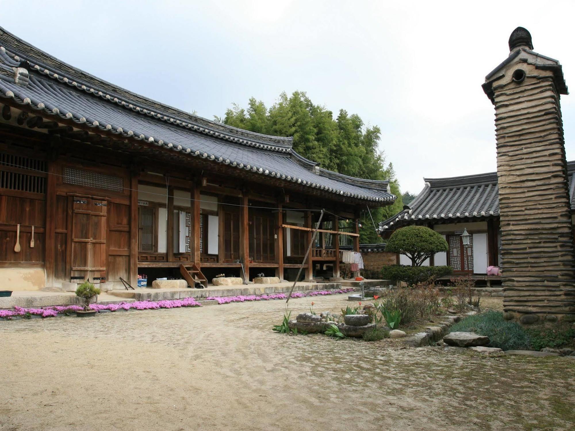 Geochang Choongsindang Donggae Jeongon Gotek Hotel Bagian luar foto