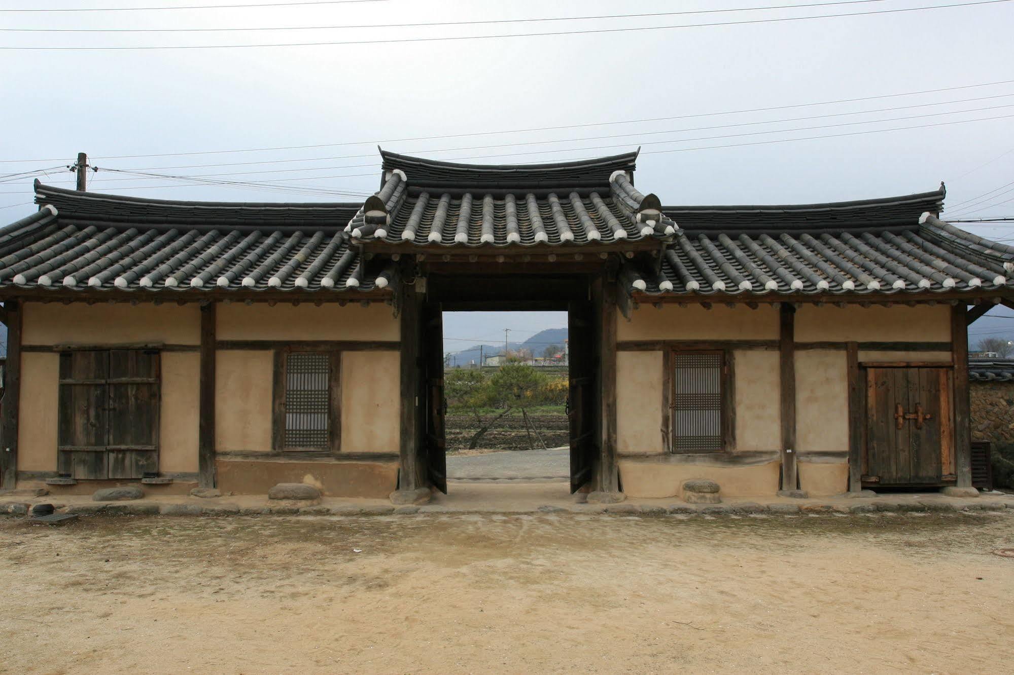 Geochang Choongsindang Donggae Jeongon Gotek Hotel Bagian luar foto