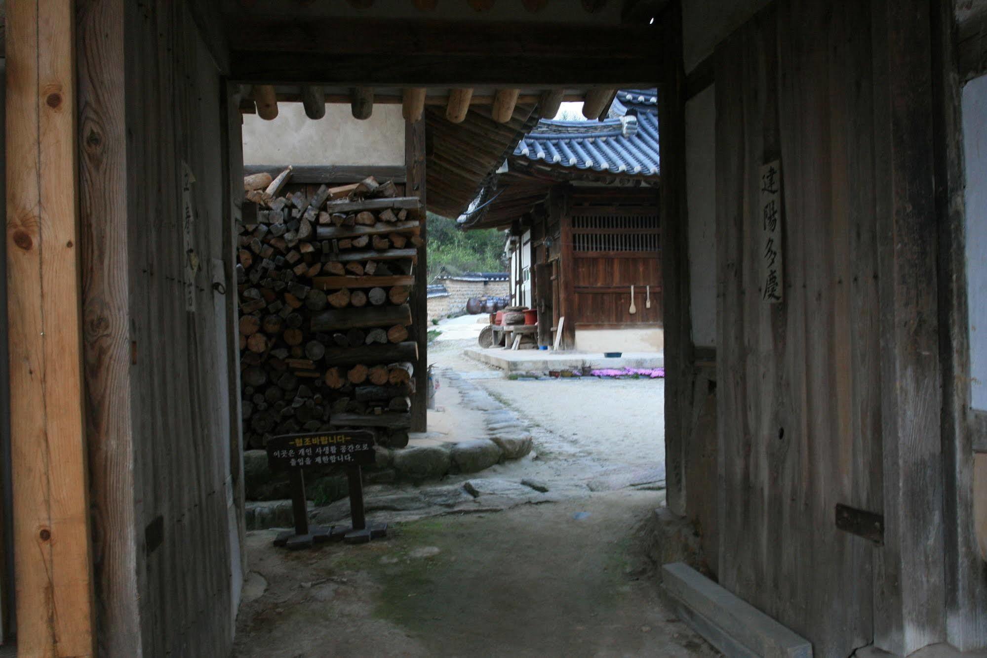 Geochang Choongsindang Donggae Jeongon Gotek Hotel Bagian luar foto