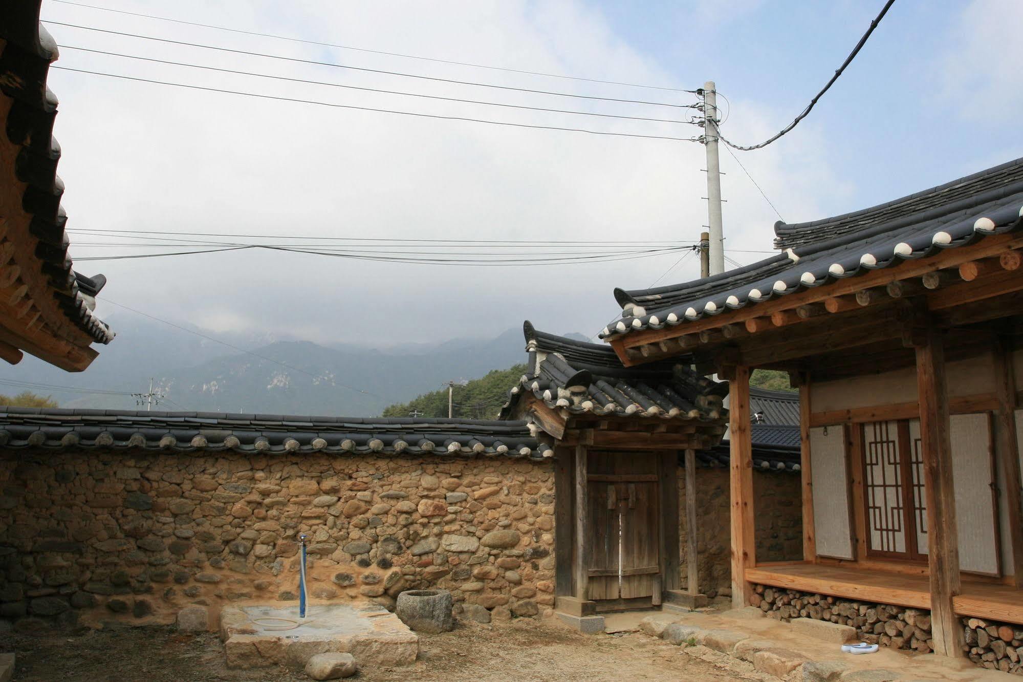 Geochang Choongsindang Donggae Jeongon Gotek Hotel Bagian luar foto