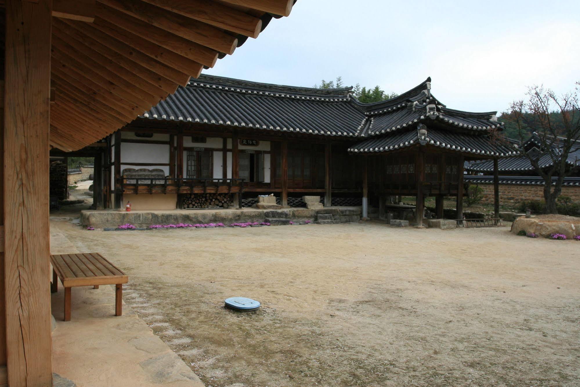 Geochang Choongsindang Donggae Jeongon Gotek Hotel Bagian luar foto