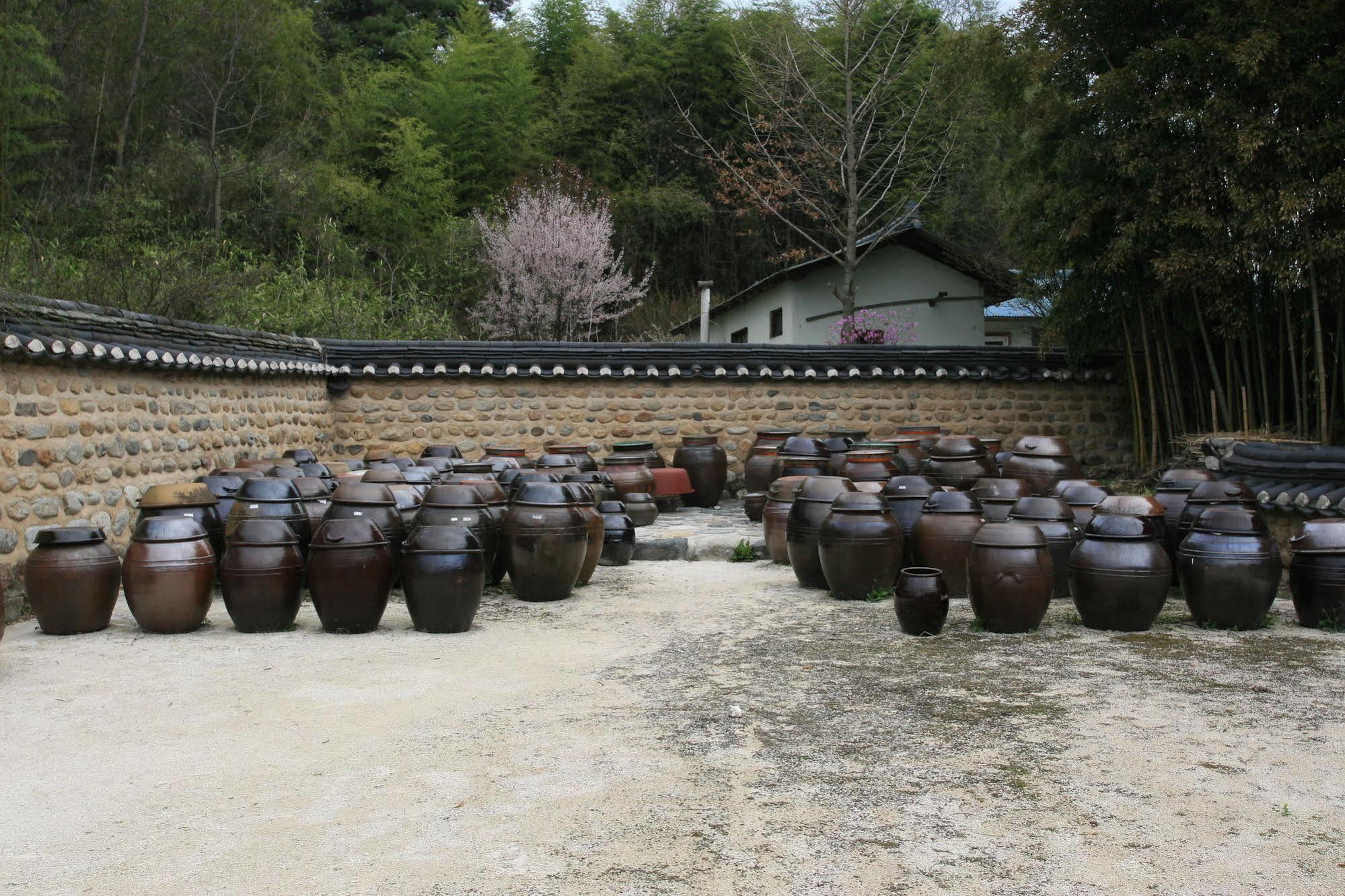 Geochang Choongsindang Donggae Jeongon Gotek Hotel Bagian luar foto