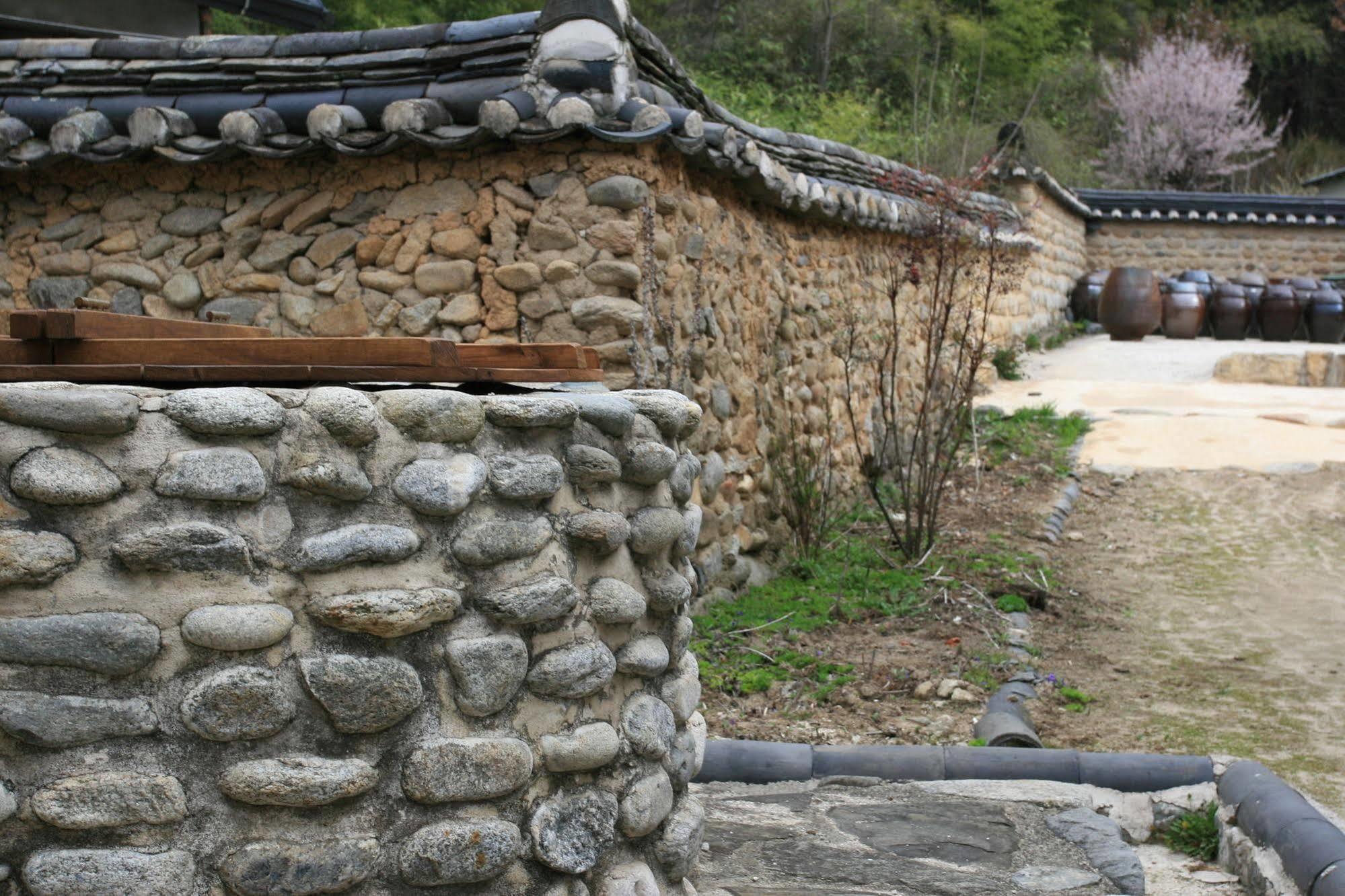 Geochang Choongsindang Donggae Jeongon Gotek Hotel Bagian luar foto