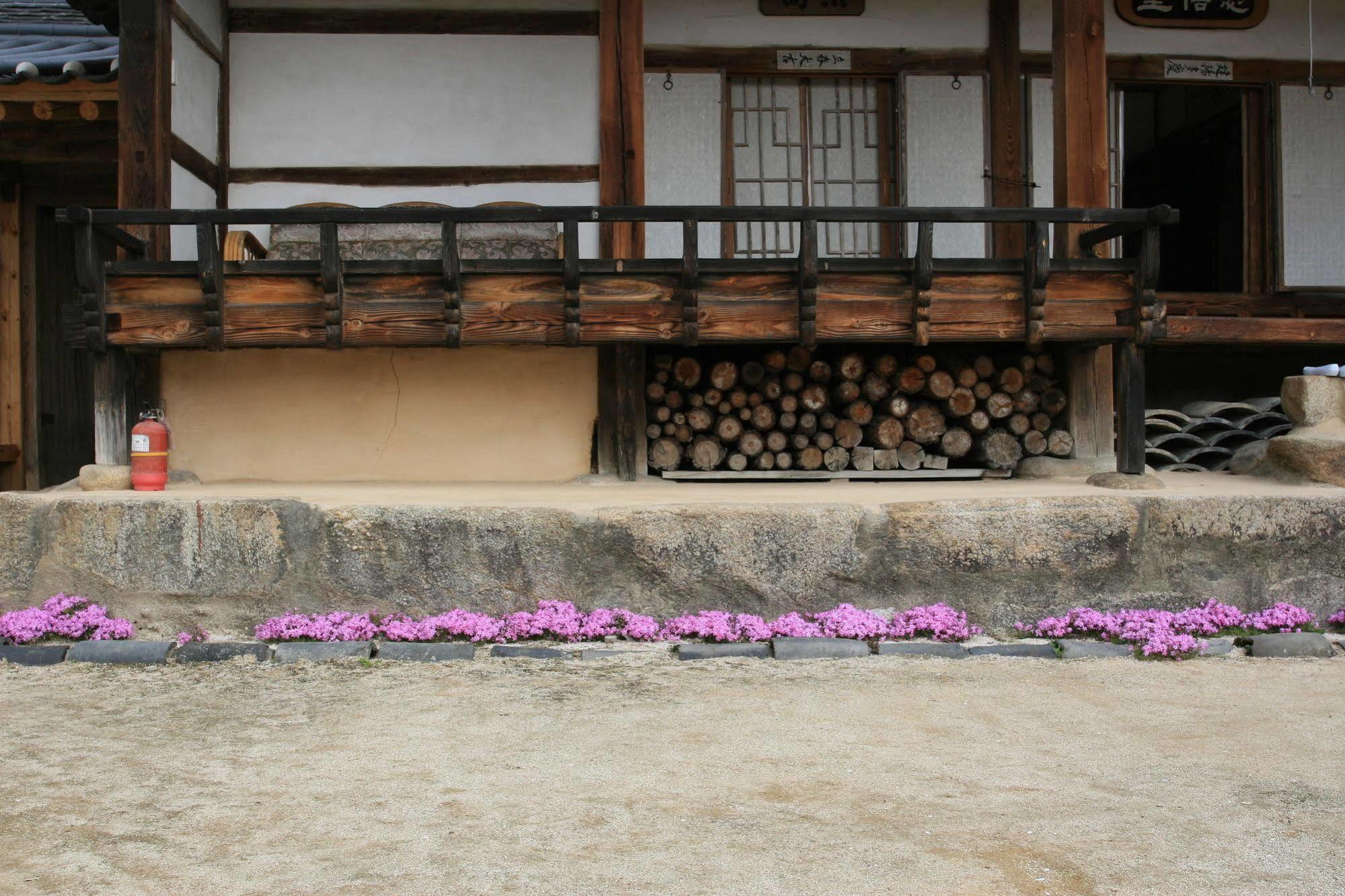 Geochang Choongsindang Donggae Jeongon Gotek Hotel Bagian luar foto